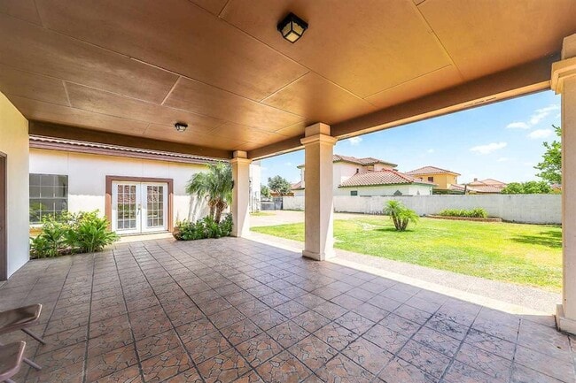 Building Photo - 305 Lake Clark Ct