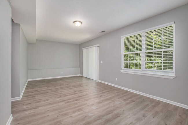 Building Photo - 8325 N Nodaway Ave