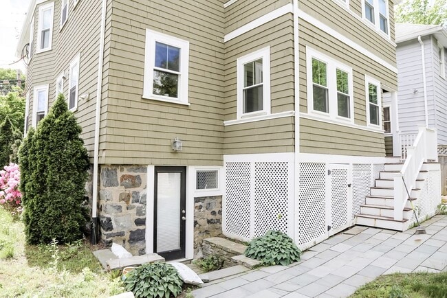 Building Photo - 351 Walden St