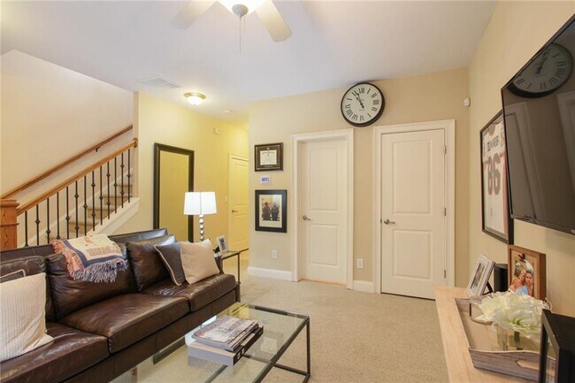 Building Photo - 1420 Briarhaven Trail