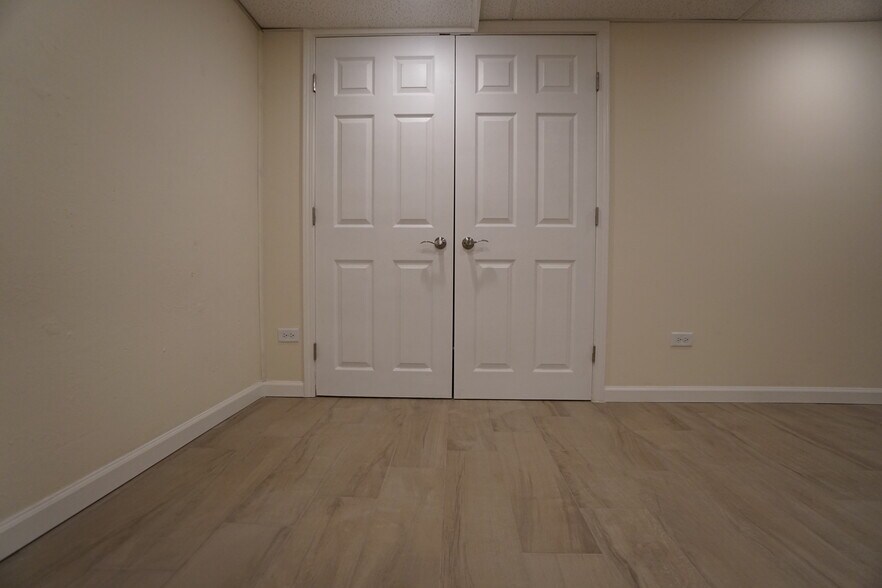 Building Photo - 28W383 Behrs Circle Dr S
