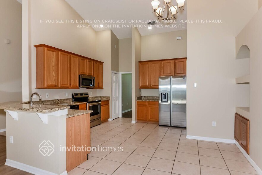 Building Photo - 3960 Woodview Dr