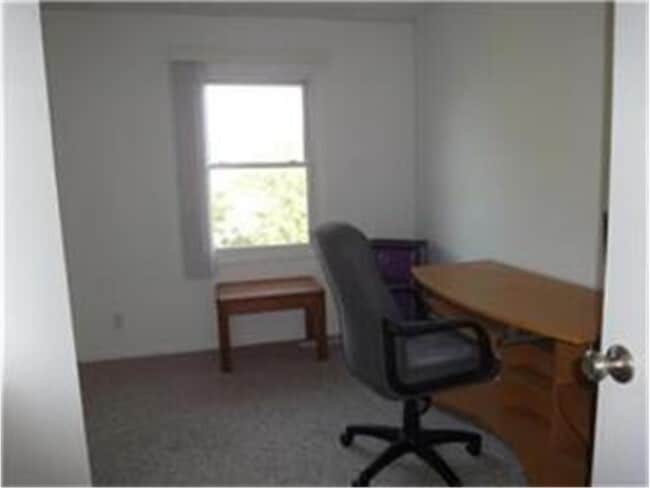 Building Photo - 1730 Merrimac Ln N