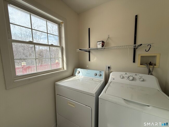 Building Photo - 156 3rd Ave