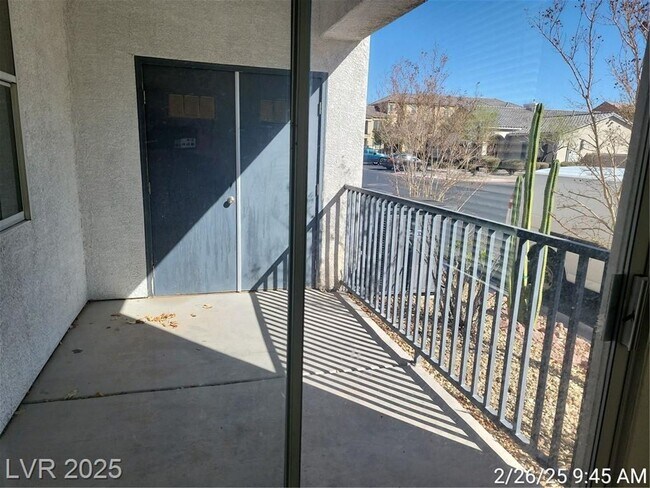 Building Photo - LOCATED JUST MINUTES FROM NELLIS AFB IN GU...