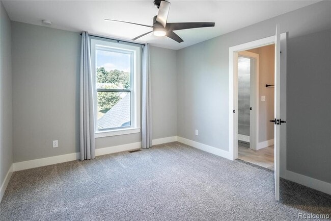 Building Photo - 5344 Birch Dr