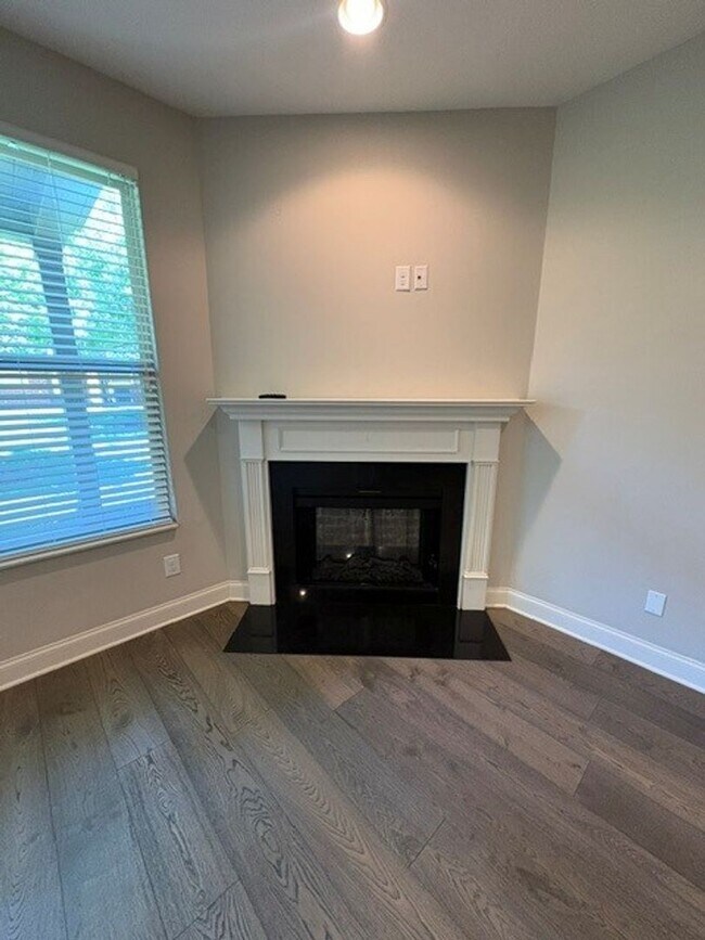 Building Photo - NOW AVAILABLE IN BRIDGEMILL - TOWNHOME