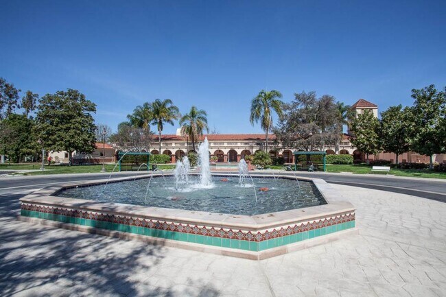 Building Photo - 2238 Via Puerta