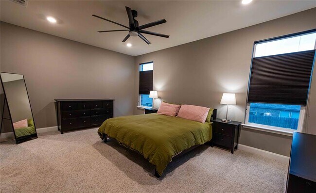 Building Photo - 7708 Nunsland Dr