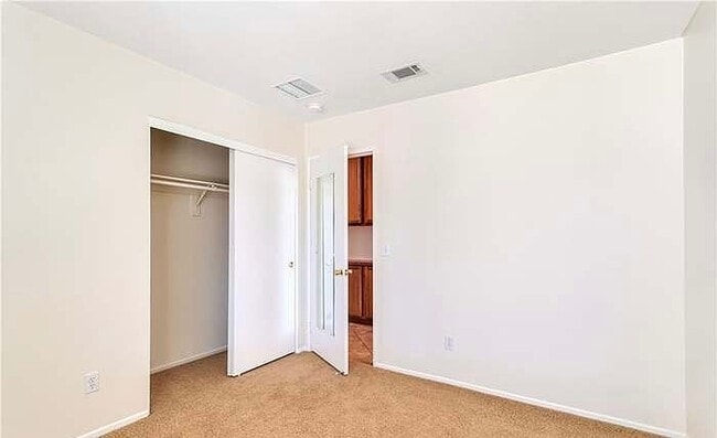 Building Photo - 71667 Sunnyvale Ct