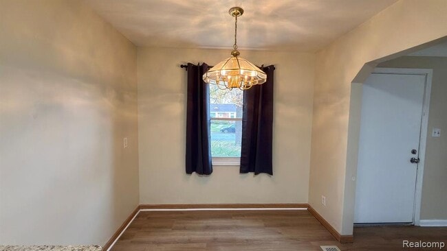 Building Photo - 855 John Daly St