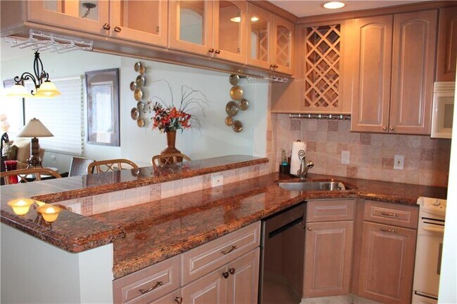 Building Photo - 750 N Ocean Blvd