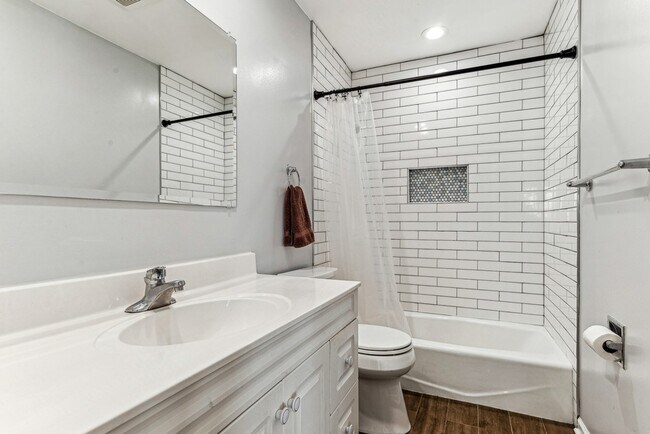 Building Photo - 8951 Skokie Blvd