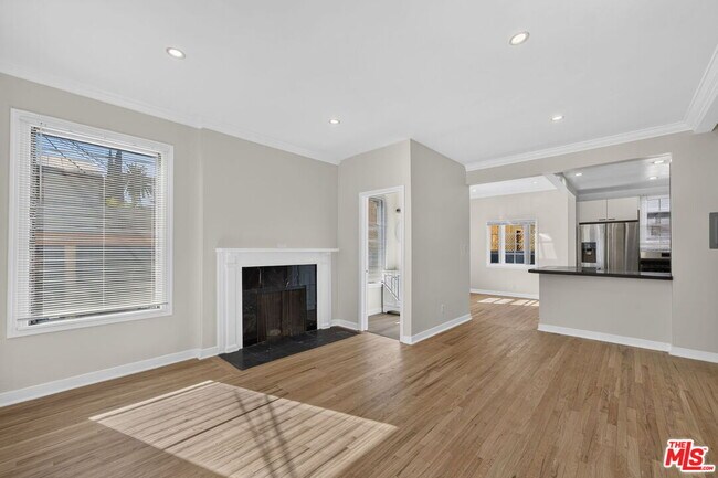 Building Photo - 215 S Gale Dr