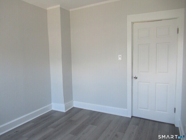 Building Photo - 81 Jetland St