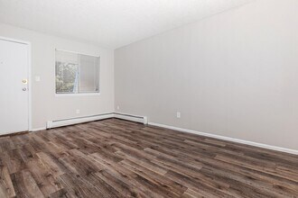 Building Photo - Pebble Creek