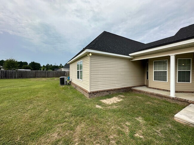 Building Photo - 789 Spence Dr