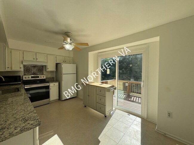 Building Photo - 7343 Rokeby Dr
