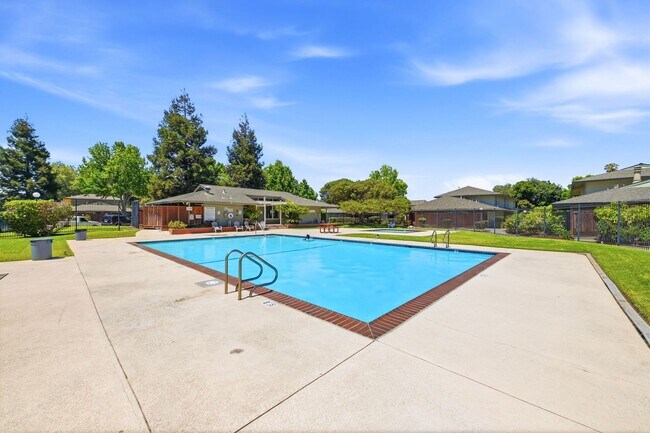Building Photo - Spacious 2BD/1.5BA Fremont Townhouse | In-Unit W/D | Community Pool & Hot Tub | Carport Parking