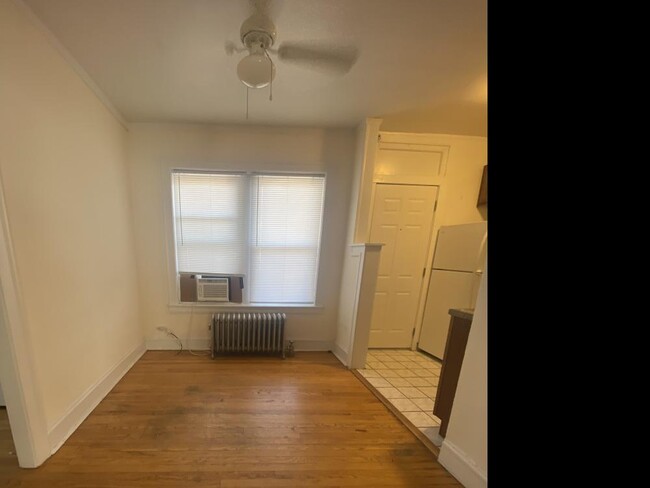 Building Photo - 1 bedroom in Chicago IL 60640