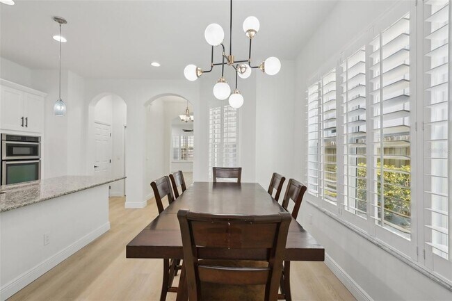 Building Photo - 307 S Arrawana Ave