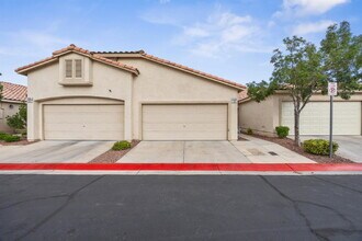 Building Photo - Charming and spacious single-story townhome nestled within a gated community in the desirable Nor...