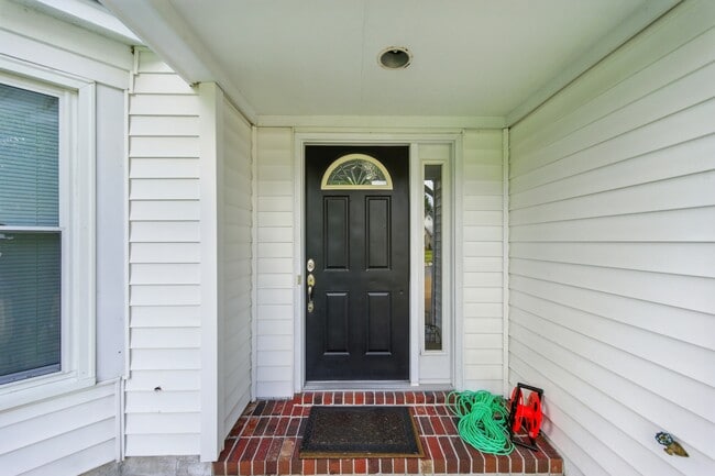 Building Photo - 3077 Silver Maple Dr
