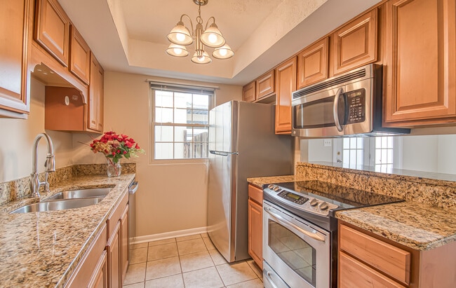 Building Photo - 7914 Gleason Dr