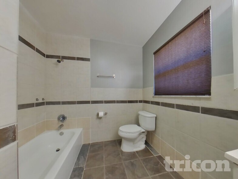 Building Photo - 4167 Pompano Rd