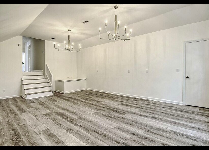 Building Photo - 4350 Waterview Cir