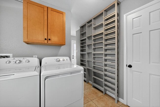 Building Photo - Charming 2BR House in Erie