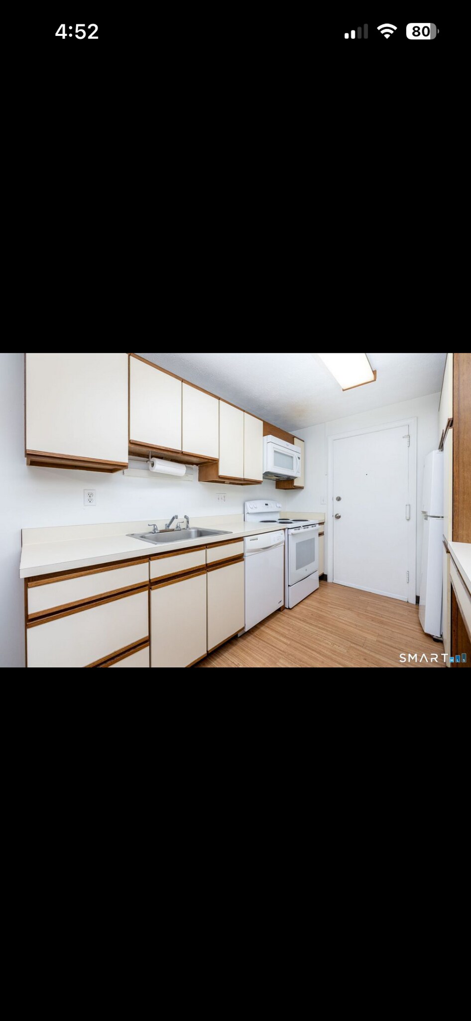 Building Photo - 1186 Middle Tpke W