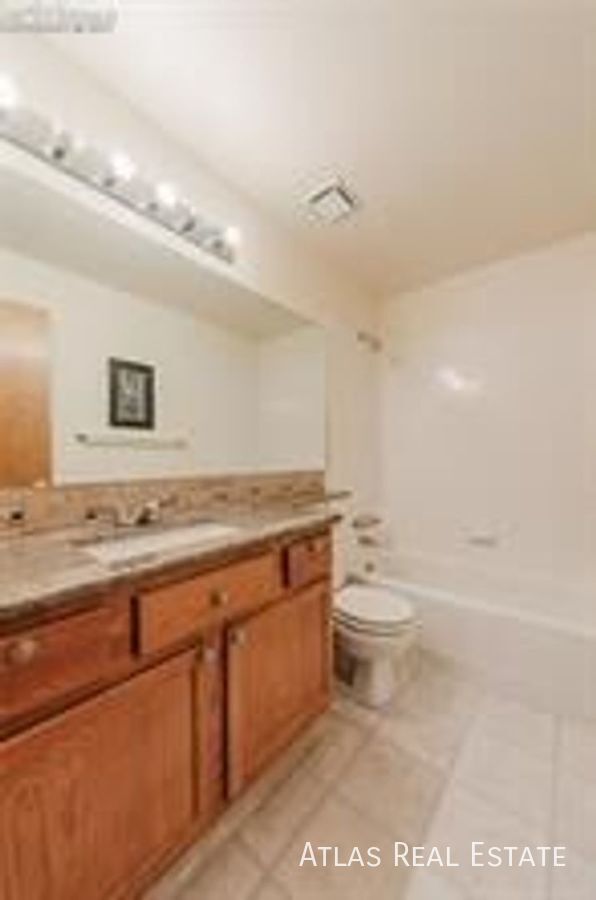 Building Photo - 8407 Wilmington Dr