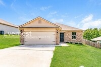 Building Photo - 1115 Brookhaven Dr