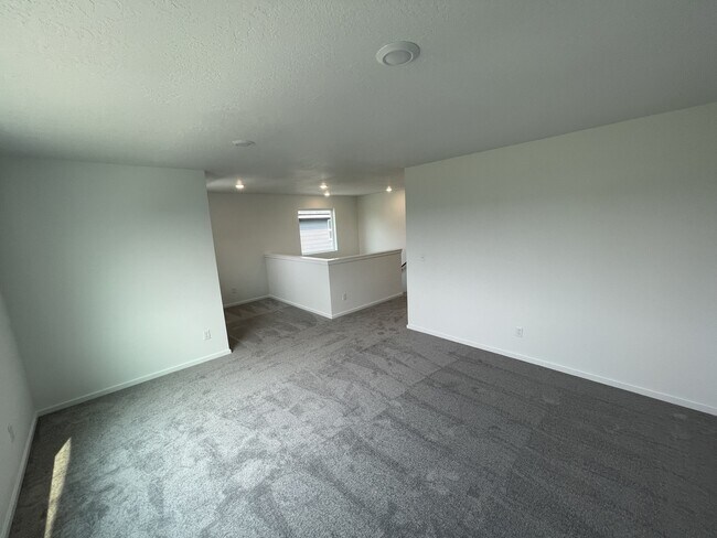 Building Photo - 2696 N Red Shoulder Ln