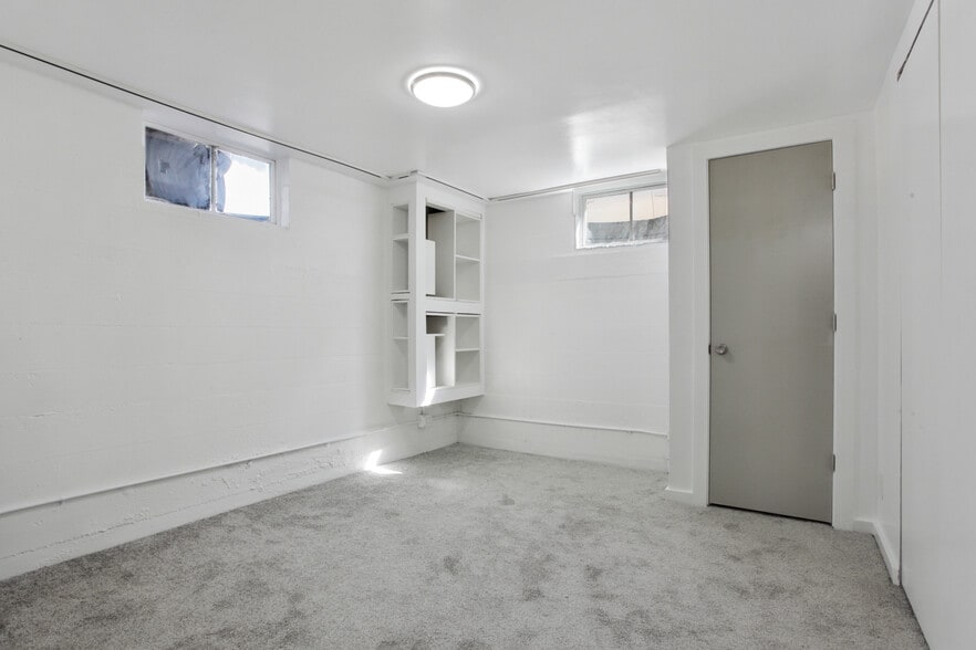 Building Photo - 35 S Meade St