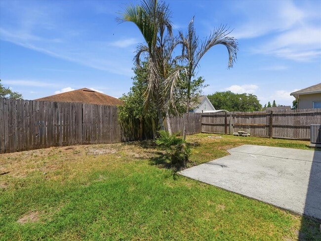 Building Photo - 2480 Sagemont Dr