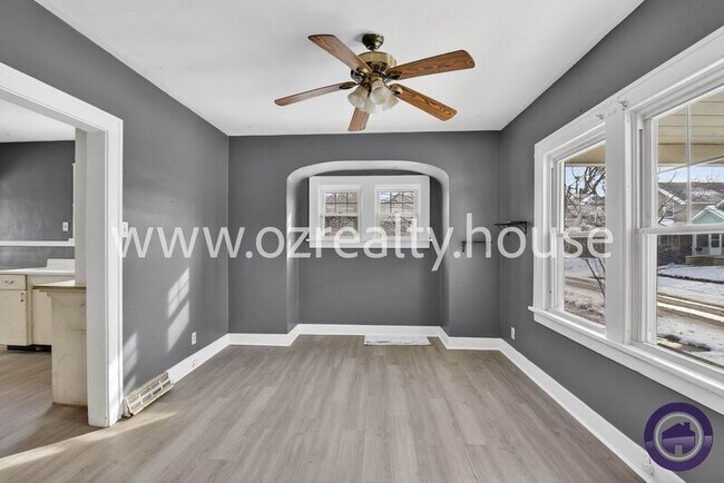 Building Photo - 119 Carbon St