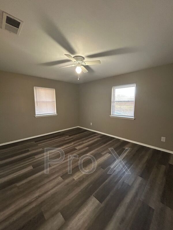 Building Photo - 2001 Westwood Ave