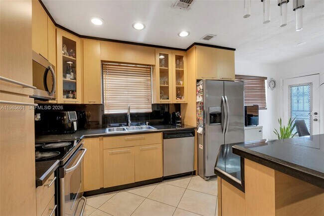 Building Photo - 11685 Canal Dr