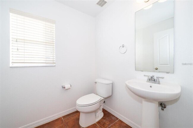 Building Photo - 337 Alfani St