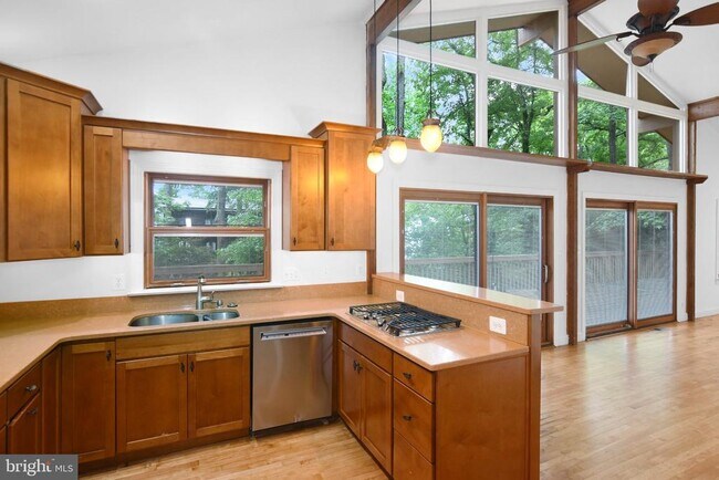 Building Photo - 149 Windcliff Rd