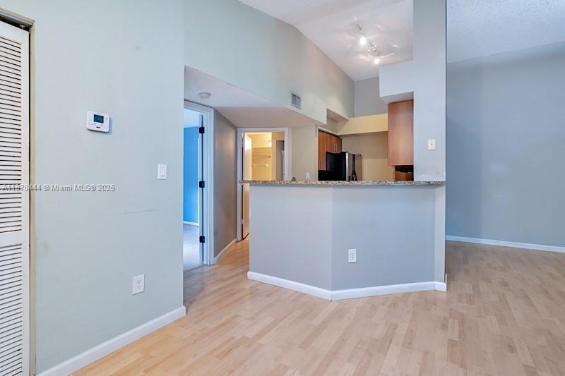 Building Photo - 1275 Crystal Way