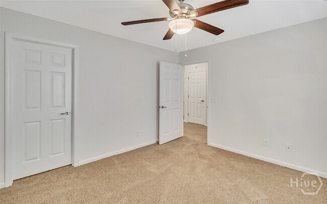 Building Photo - 40 Burnt Oak Rd