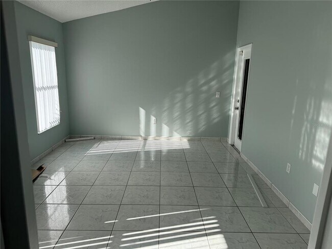 Building Photo - 2409 Hybrid Dr