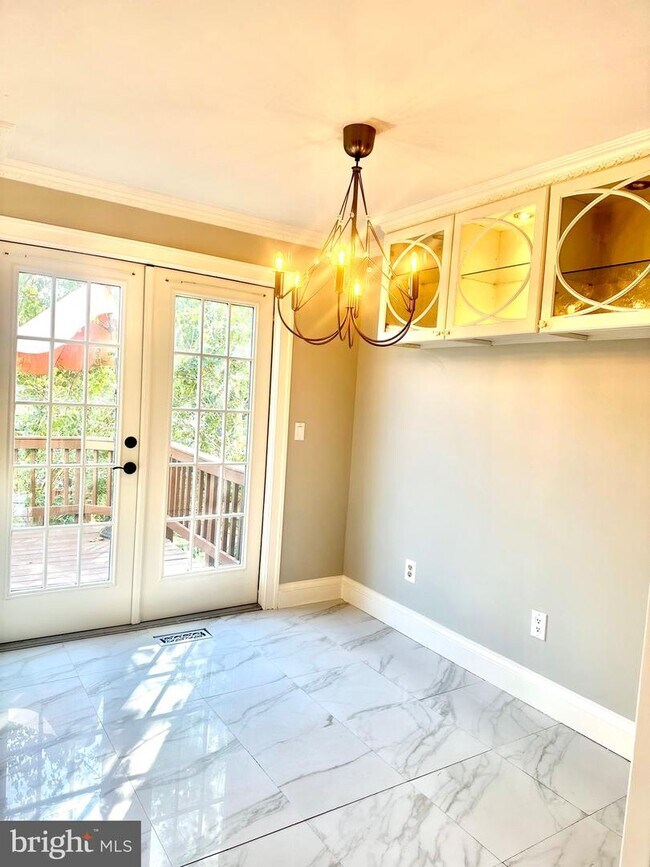 Building Photo - 7819 Colonial Springs Blvd