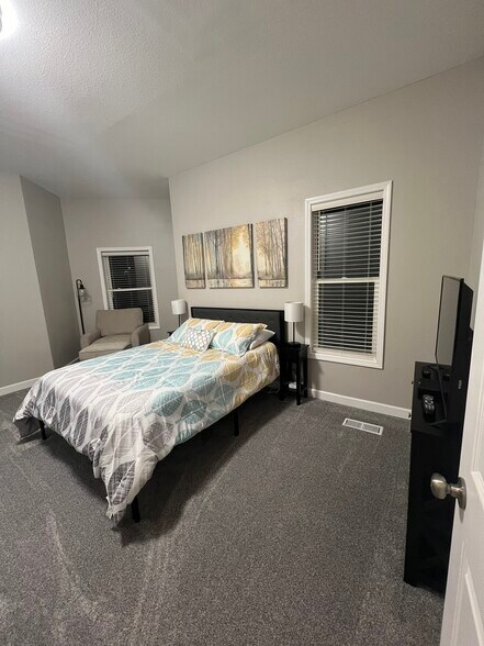 Unit 101 Bedroom 2 - 320 W 4th St