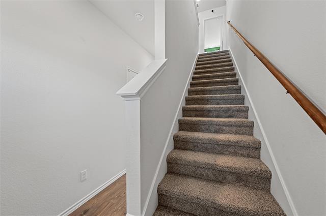 Building Photo - 204 Tall Cedar Wy