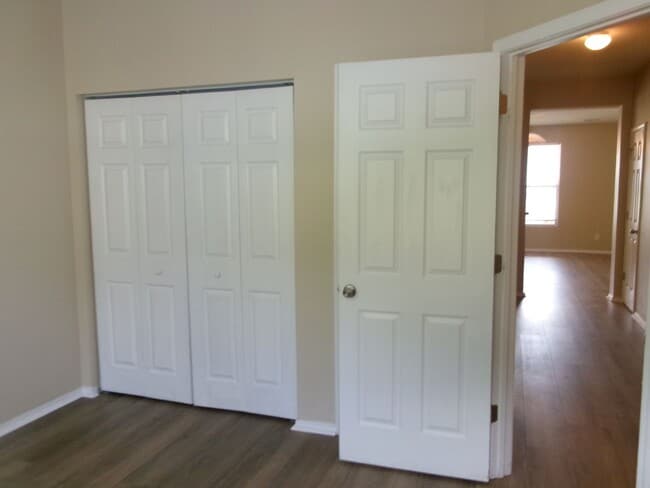 Building Photo - 3 bedroom, 3 bath townhome in Kiskadee Parke