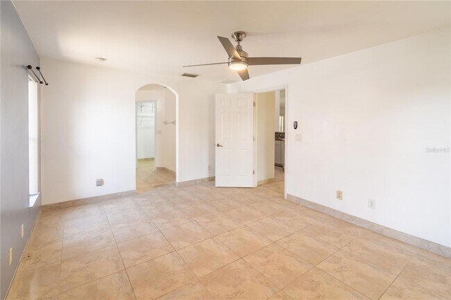 Building Photo - 4913 Cromey Rd